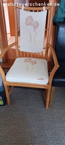3 Stühle zu Verschenken. 3 Stühle