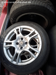 4 Reifen mit Felgen Marke Platin