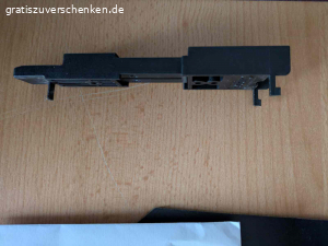 Befestigungsmaterial für Terrassendielen zu verschenken