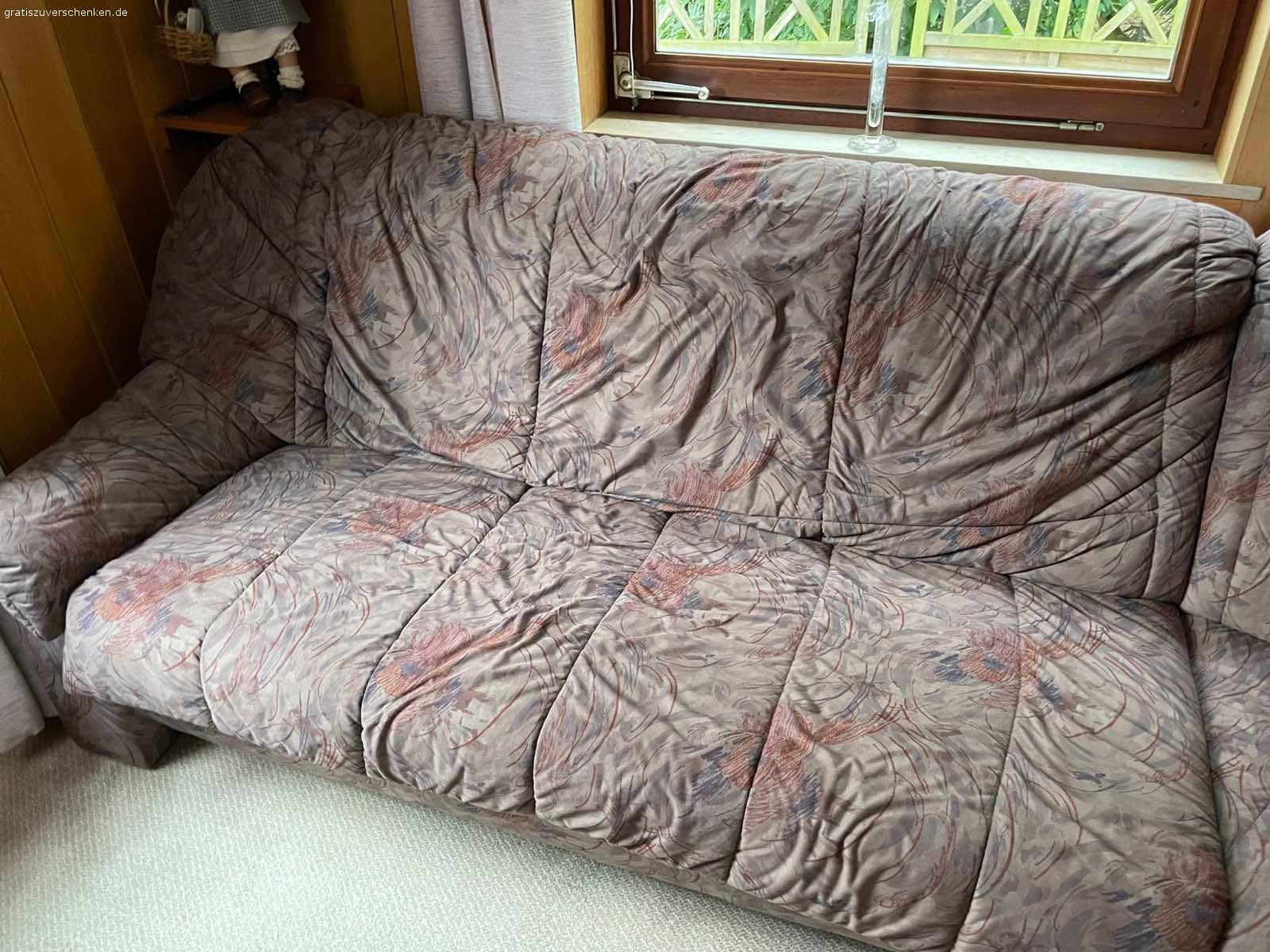 Couchgarnitur /  Sofa zu verschenken. sehr gut gepflegtes
und wenig benutzes Sofa
Nichtraucher und Tierfreier Haushalt

Privatverkauf - keine Garantie…