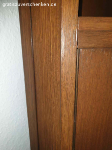 Eckschrank. Älteres Stück, alles in Ordnung.