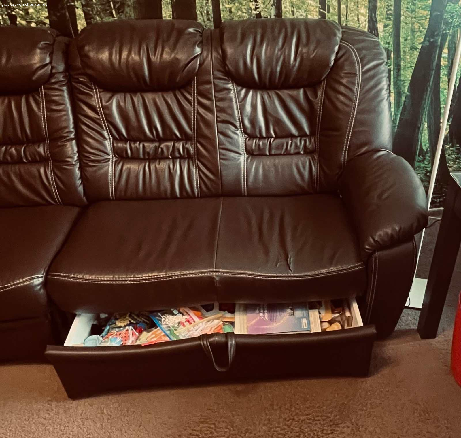 Ecksofa braun. Wohnsitz Ecksofa Braun mit leichte Gebrauchsspuren wie in Foto zu verschenken