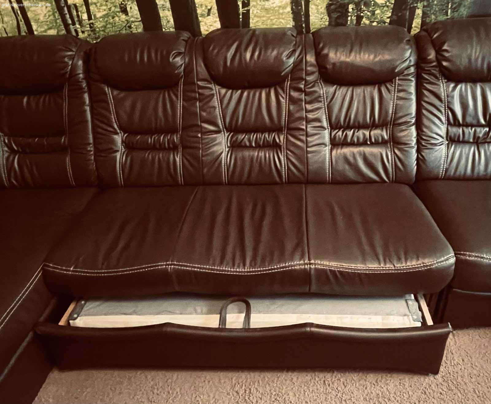 Ecksofa braun. Wohnsitz Ecksofa Braun mit leichte Gebrauchsspuren wie in Foto zu verschenken