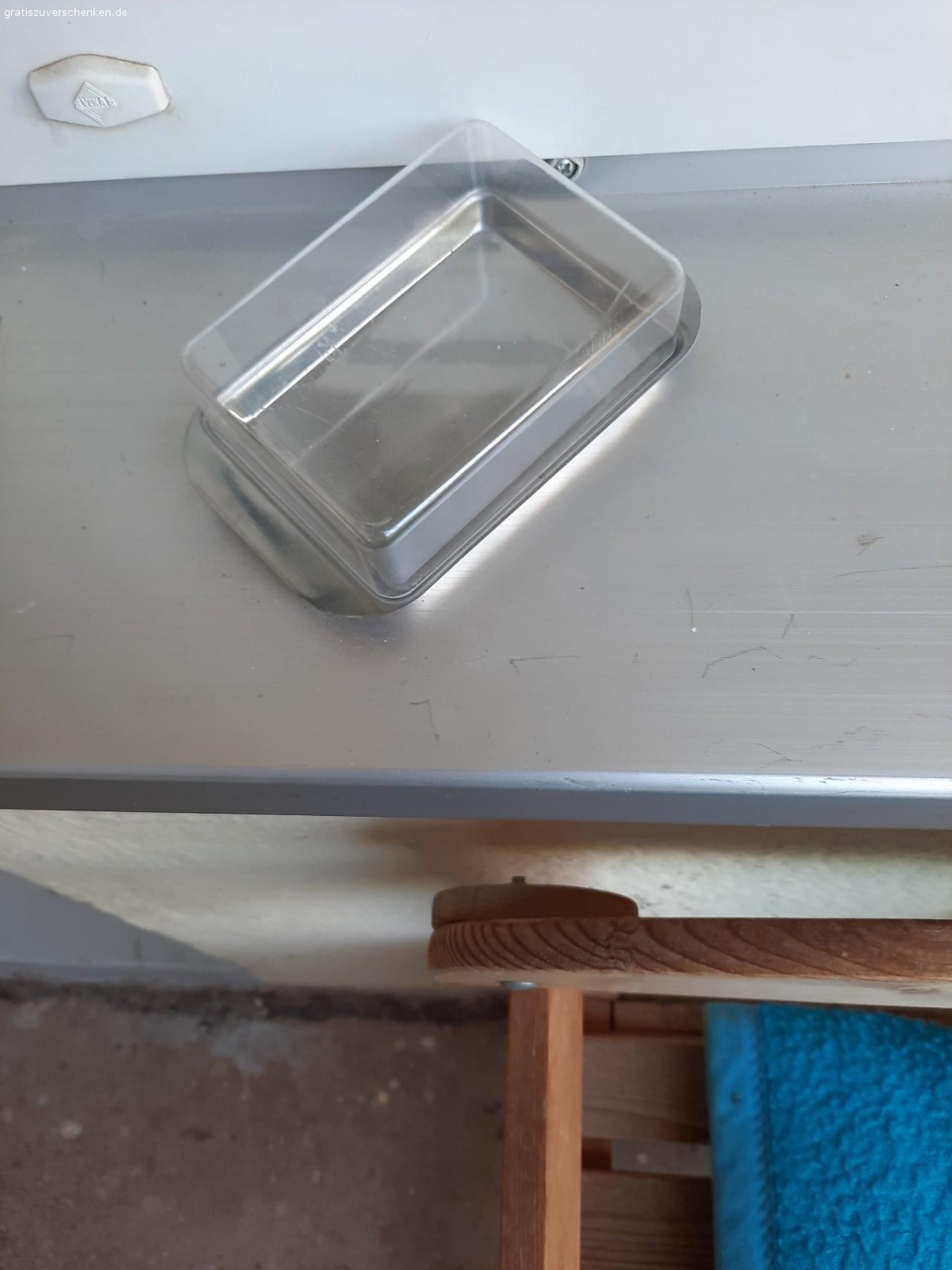 Eisbecher, Butter dose, usw. Eisbecher,  zitrone Presse,  Butter dose,  Tee Set,  Obst und Gemüse Schale eben zusammen 

gerne zur verschenken

Kein Versand möglich