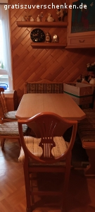 Essecke aus Eiche. Eine Eckbank und 3 Stühle sehr gut erhalten