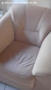 Gleichfarbige  Couchgarnitur 3-teilig, gebraucht. Noch gut erhalten 3-teilige Couchgarniur, beige kostenlos an Selbstabholer abzugeben