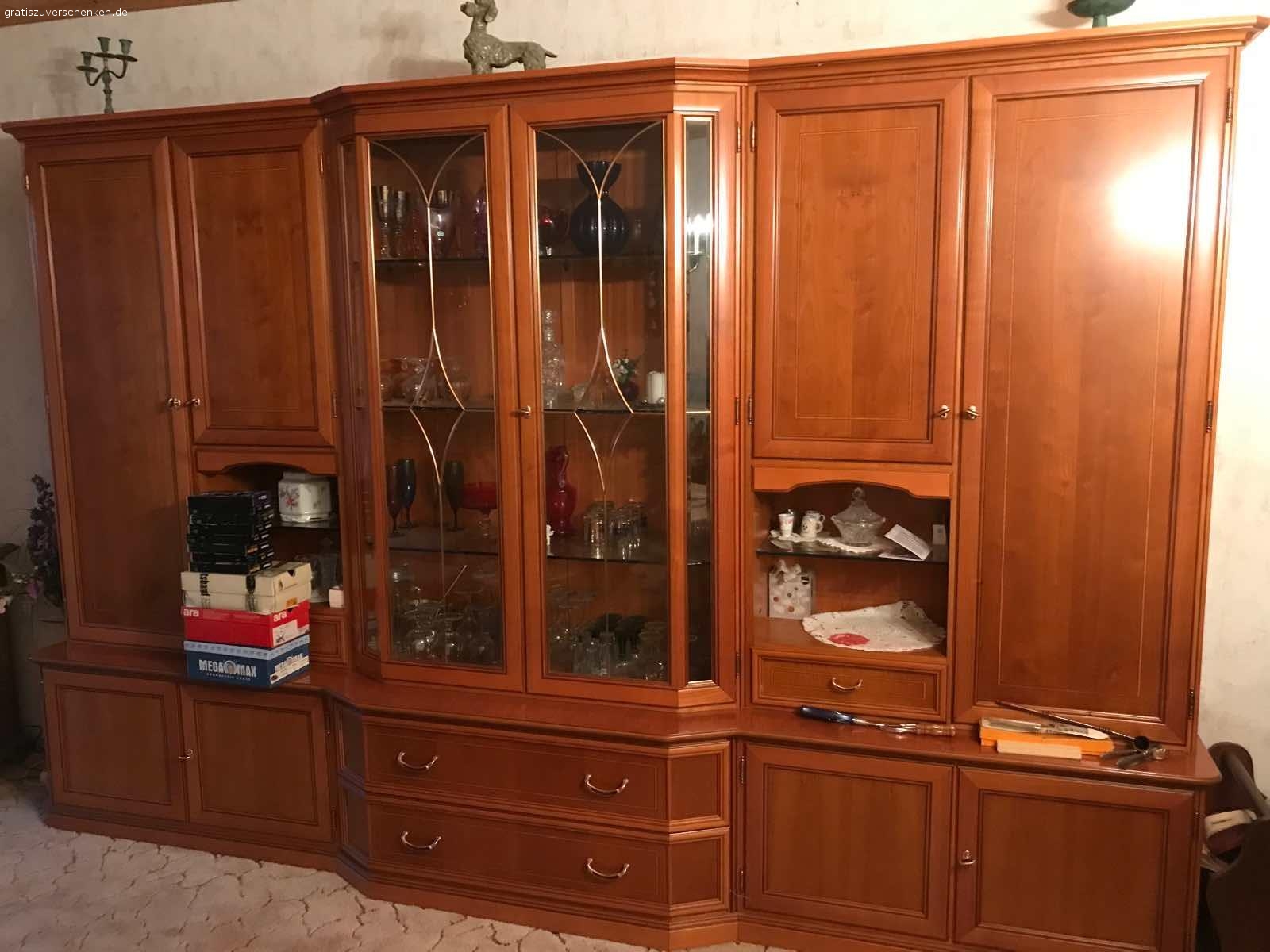 Haushaltsauflösung. Haushaltsauflösung am 17.9.22 ab 11:00 in Leipzig Großzschocher. 
Alles zu verschenken. Möbel, Geschirr, Textilien etc. Alles in gutem Zustand, aber schon etwas älter.