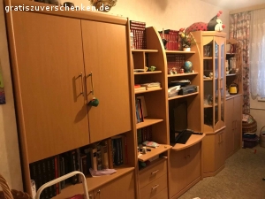 Haushaltsauflösung. Haushaltsauflösung am 17.9.22 ab 11:00 in Leipzig Großzschocher. 
Alles zu verschenken. Möbel, Geschirr, Textilien etc. Alles in gutem Zustand, aber schon etwas älter.