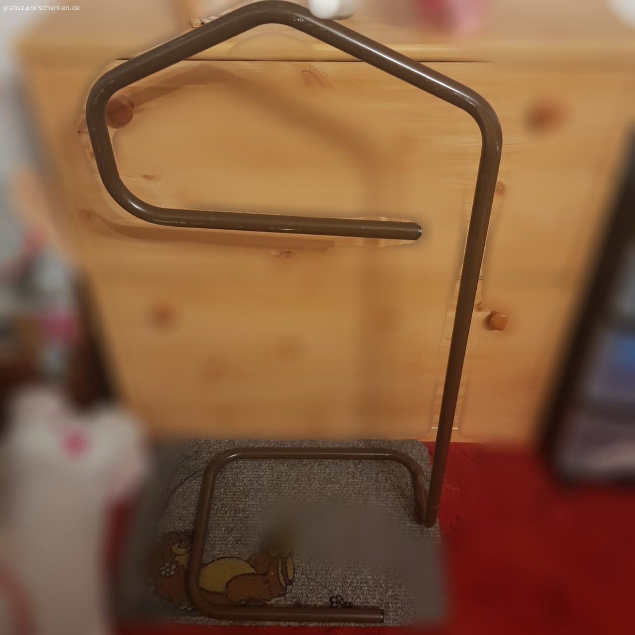 Herrendiener. Herrendiener

 !!!!ZU VERSCHENKEN !!!!

NUR AN SELBSTABHOLER!