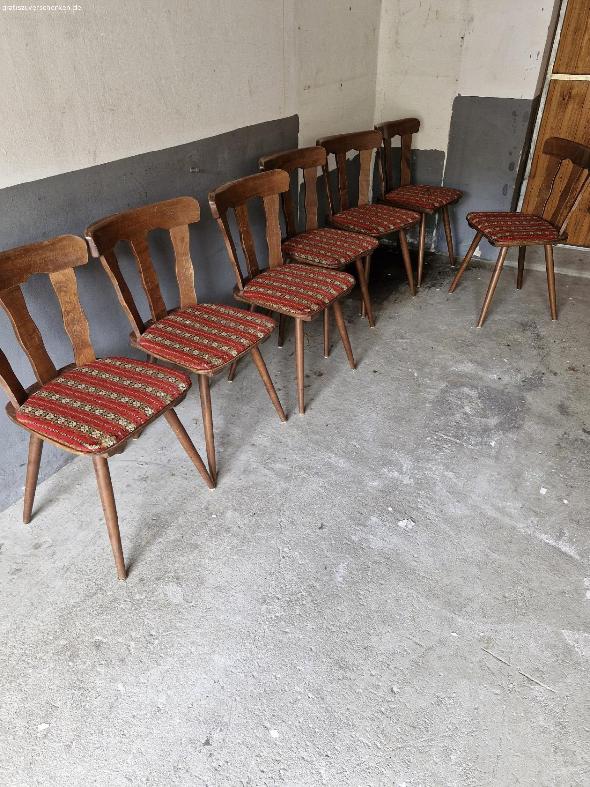Holzstühle. Guter Zustand