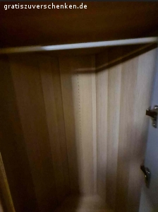 Ikea Pax Kleiderschrank. Ikea Pax Eichennef Wlass Kleiderschrank zum verschenken. 6 türig sehr geräumig. Fast Neu keine gebrauchsspuren. Muss zum 28.01.2022 raus !!!! 
SELBSTABHOLER