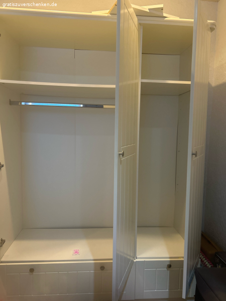 Kleiderschrank 3-türig