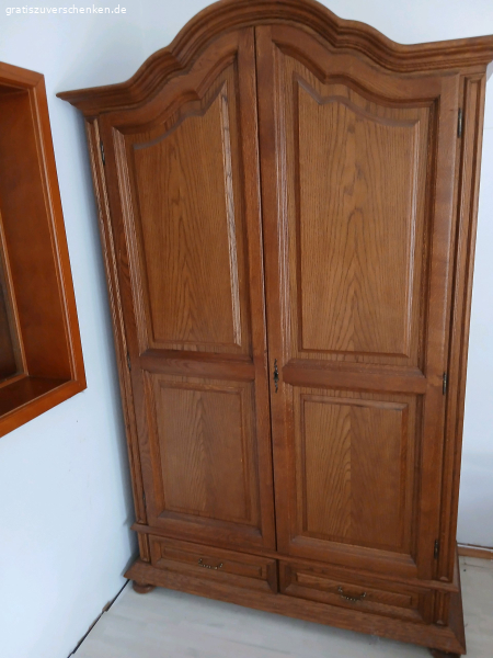 Kleiderschrank