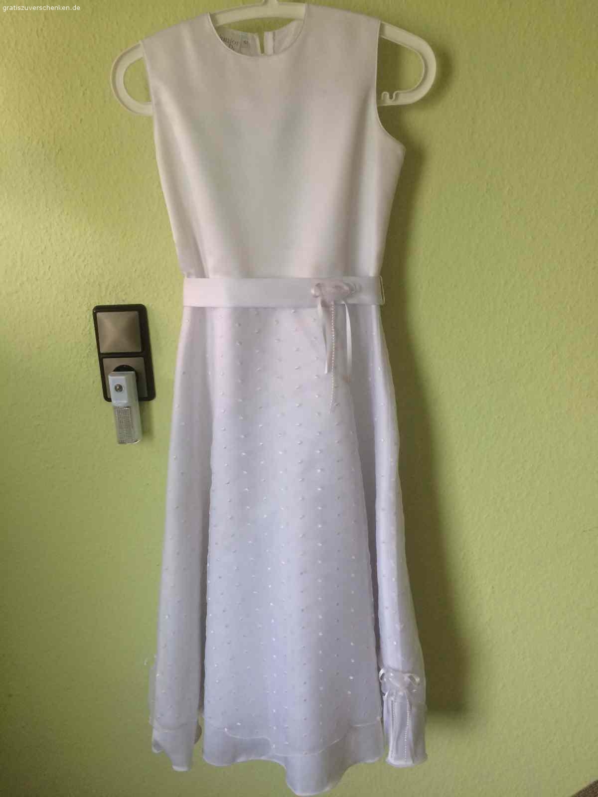 Kommunionkleid zu verschenken GR. 152. Bei Interesse bitte bei mir melden. Vor der Abgabe lasse ich es dann noch reinigen.