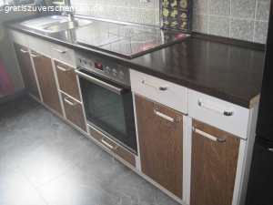 Küchenmöbel zu verschenken. Küchenunterzeile Länge 2,77m, ohne Elektroherd, Holzdekor ist Folie und kann entfernt werden
Dunstabzugshaube Umluft
Teile müssen selbst abgebaut und abgeholt werden