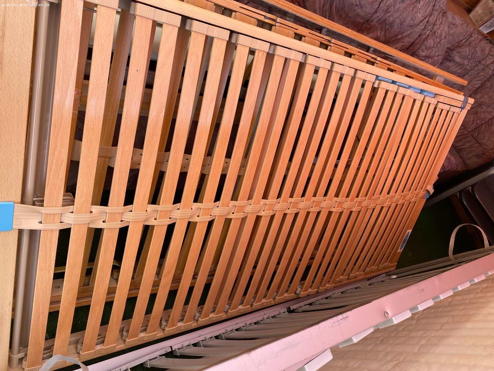 Lattenrost. Hallo

ich biete hier ein sehr gutes Lattenrost
2x1 mtr
zu verschenken an
höhenverstellbar und  aus sauberem Tierfreiem und
Raucherfreiem Haushalt