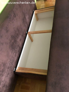 Schlafcouch mit Bettkasten. Schlafcouch mit Bettkasten in Veloursleder-Optik /Antik-Optik
Inkl. 4 Kissen
Breite 2,0m/Tiefe 0,95m/Höhe 0,75m
zur Abholung