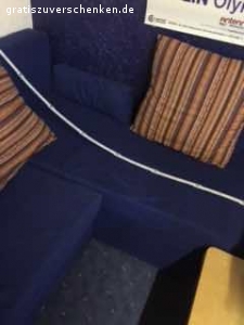 Schlafsofa. Dunkelblaues Schlafsofa 
Nur Abholung
Ca. 140 x 190 Liegefläche