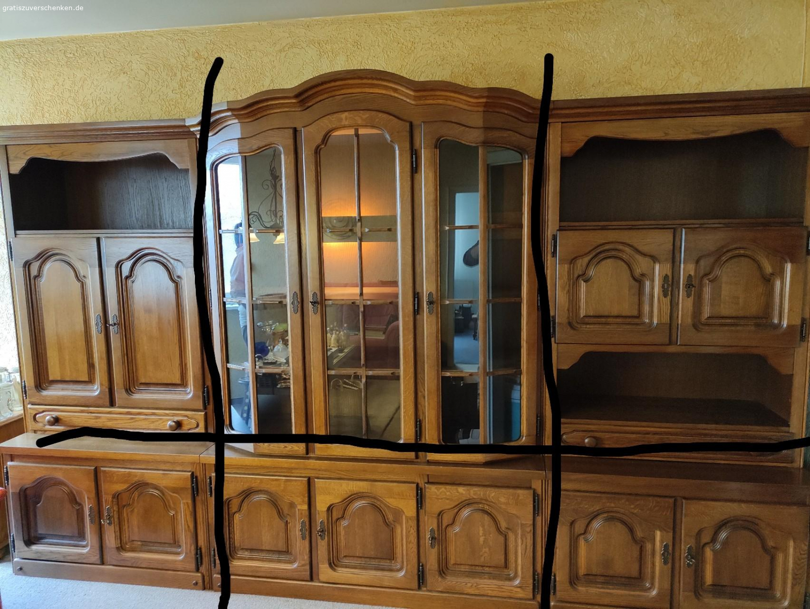 Schrankwand. Schrankwand Massiv 
Neupreis 3600.-€ 6 Teilig 
zu Verschenken 
340 cm x 55 cm x 200 cm

Erbitte nur Anfragen von Leuten die der Deutschen Sprache sowie Umgangsformen mächtig sind ..


Schrankwand muß selbst Abgebaut Runtergetragen sowie Transportiert werden