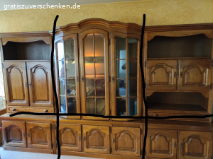 Schrankwand. Schrankwand Massiv 
Neupreis 3600.-€ 6 Teilig 
zu Verschenken 
340 cm x 55 cm x 200 cm

Erbitte nur Anfragen von Leuten die der Deutschen Sprache sowie Umgangsformen mächtig sind ..


Schrankwand muß selbst Abgebaut Runtergetragen sowie Transportiert werden