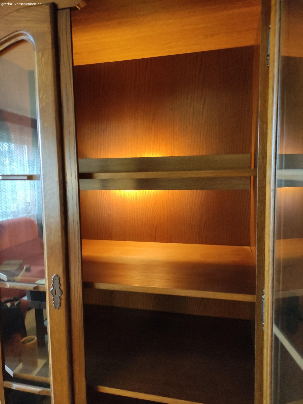 Schrankwand. Schrankwand Massiv 
Neupreis 3600.-€ 6 Teilig 
zu Verschenken 
340 cm x 55 cm x 200 cm

Erbitte nur Anfragen von Leuten die der Deutschen Sprache sowie Umgangsformen mächtig sind ..


Schrankwand muß selbst Abgebaut Runtergetragen sowie Transportiert werden