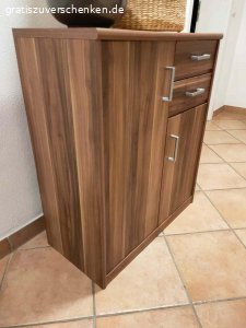 Schrebtisch und Aktenschrank nußbaumfarbig, Furnier. Büromöbel mit leichten Gebrauchsspuren, gegen Abholung zu verschenken.