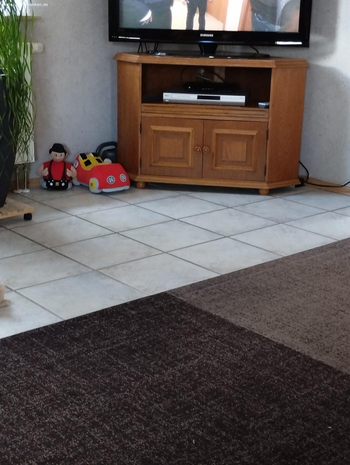 Sideboard Glasvitrine und Fernse. ist alles Eiche rustikal hat leichte geebrauchspuren