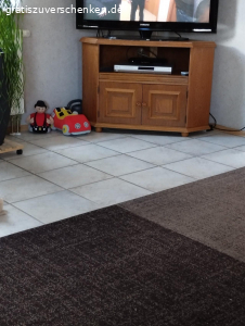 Sideboard Glasvitrine und Fernse. ist alles Eiche rustikal hat leichte geebrauchspuren