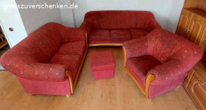 Sitzgarnitur 2er.3er .1 Sessel.. Verschenke Sitzgarnitur 3er.2er.1 Sessel. 1 Hocker
Keine Löcher , Risse oder Flecken im Stoff sauber auch, nicht durch gessen.
Nichtraucher oder Tier frei.
Kein Schrott den ich los werden will.
1 Sessel B x 90 cm
2er Sofa B x 1.50m
3er Sofa B x 2.00m
Hocker 45cm x 45cm Hoch 40cm.
Kein Versand
Nur Abholung
in 51379 Leverkusen / Opladen