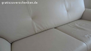 Sofa, 2 sitzig. -Sofa, beige , Kunstleder,
- ca. 190 x 90,
- für Selbstabholer,