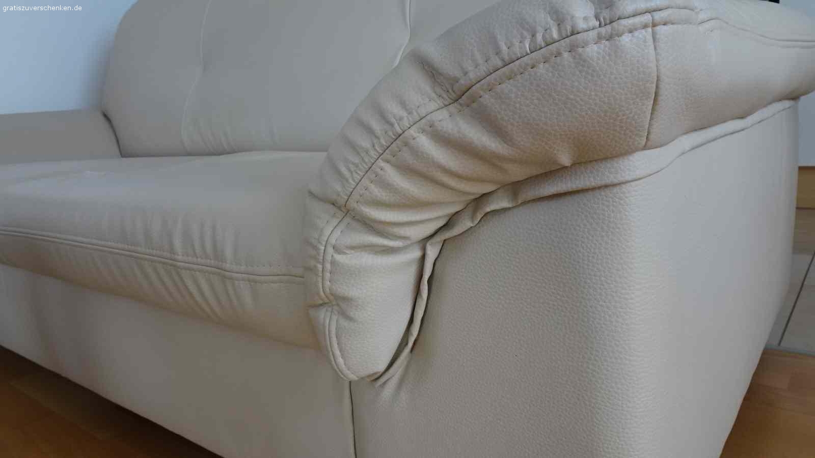 Sofa, 2 sitzig. -Sofa, beige , Kunstleder,
- ca. 190 x 90,
- für Selbstabholer,