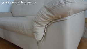 Sofa, 2 sitzig. -Sofa, beige , Kunstleder,
- ca. 190 x 90,
- für Selbstabholer,