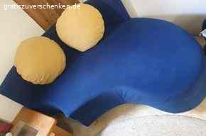 Sofa-3-Teile. 3-Teile-Sofa einzeln oder kombinierbar als großes Ganzes  zu verschenken.
Incl. 5 bequemen Kissen, Zustand gut.