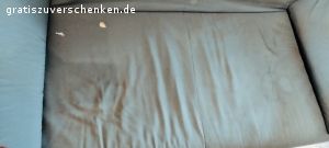 Sofa. Flecken, tut aber noch was es soll. Voll funktionstüchtig....