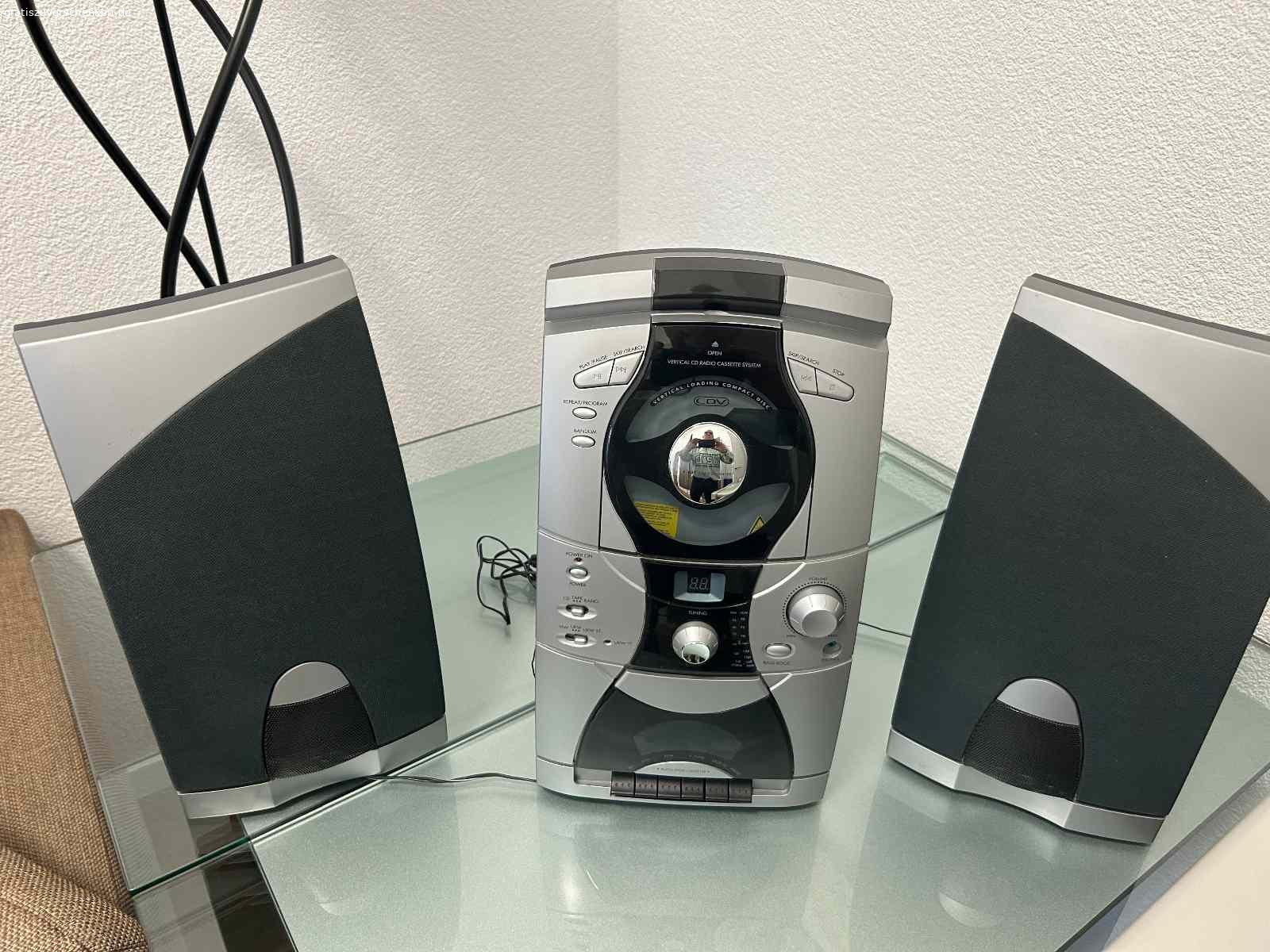 Stereo Kompaktanlage. Radio mit CC und CD und 2 abnehmbare Lautsprecher

Nur Abholung möglich
