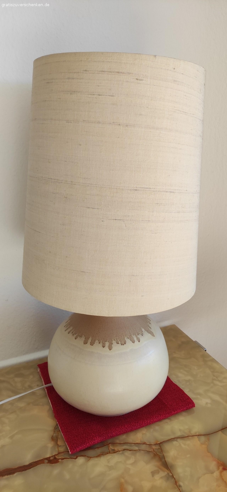 Tisch. Hochwertige Onyx Tische modern gestaltet