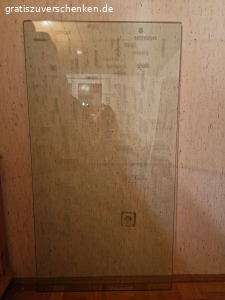 Tischplatte aus Glas. Hallo zusammen,

Ich verschenke diese Tischplatte aus Glas mit dem Wort „Liebe“ in ganz vielen Sprachen und Schriftzeichen.
Die Maße sind 150cm*80cm.

Die Glasplatte ist schwer und wir können beim Einladen helfen.
Liebe Grüße
Stefan