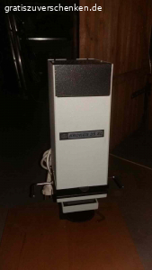 Vergrößerer Krokus 35 SL. Verschenkt wird ein Vergrößerer Der Marke Krokus 35 SL für analoge Fotografie. Bei Interesse bitte eiinen Termin ausmachen.