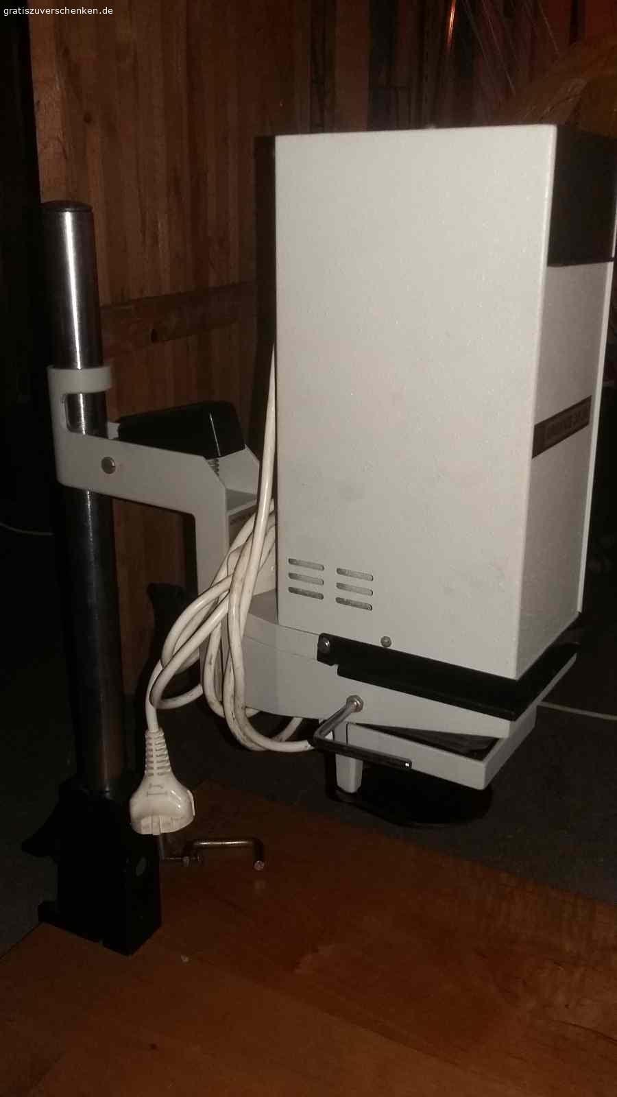 Vergrößerer Krokus 35 SL. Verschenkt wird ein Vergrößerer Der Marke Krokus 35 SL für analoge Fotografie. Bei Interesse bitte eiinen Termin ausmachen.