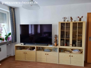 Vitrine, Fernsehregal etc.. Verschenke diverse gut erhaltene Regale und Glasvitrine (alles auch einzeln) gegen Selbstabholung in Berchtesgaden