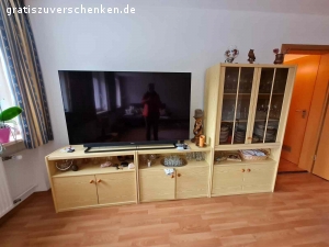 Vitrine, Fernsehregal etc.. Verschenke diverse gut erhaltene Regale und Glasvitrine (alles auch einzeln) gegen Selbstabholung in Berchtesgaden