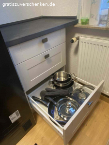 Voll ausgestattete Küche. Schreiben mir direkt.

Ich muss reisen und meine Mietwohnung räumen, ich biete meine voll ausgestattete Küche.