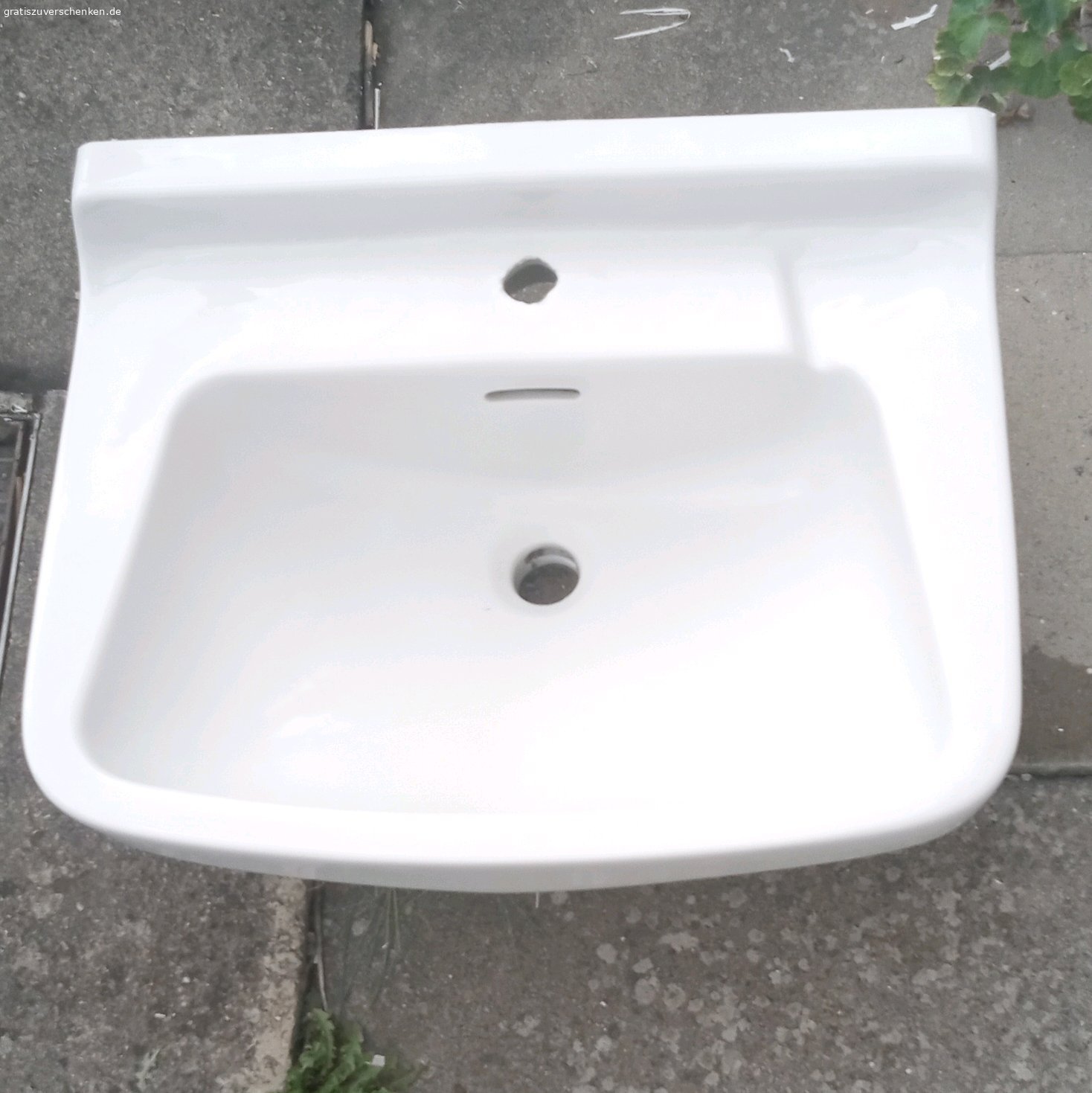 Waschbecken. 2 Stück. von 1960. gebrauchte Waschbecken gebraucht Spuren