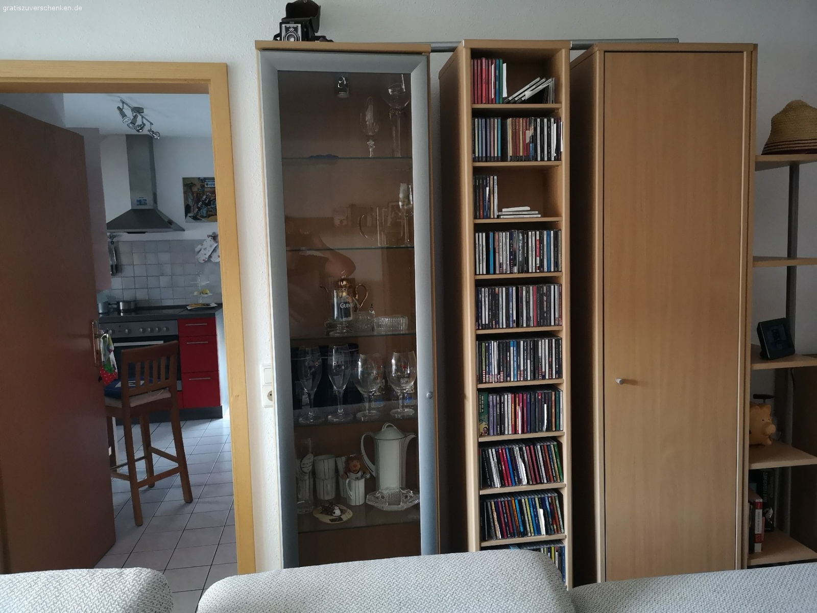 Wohnwand. Ich habe einen gut erhaltenen Wohnzimmer Schrank abzugeben.