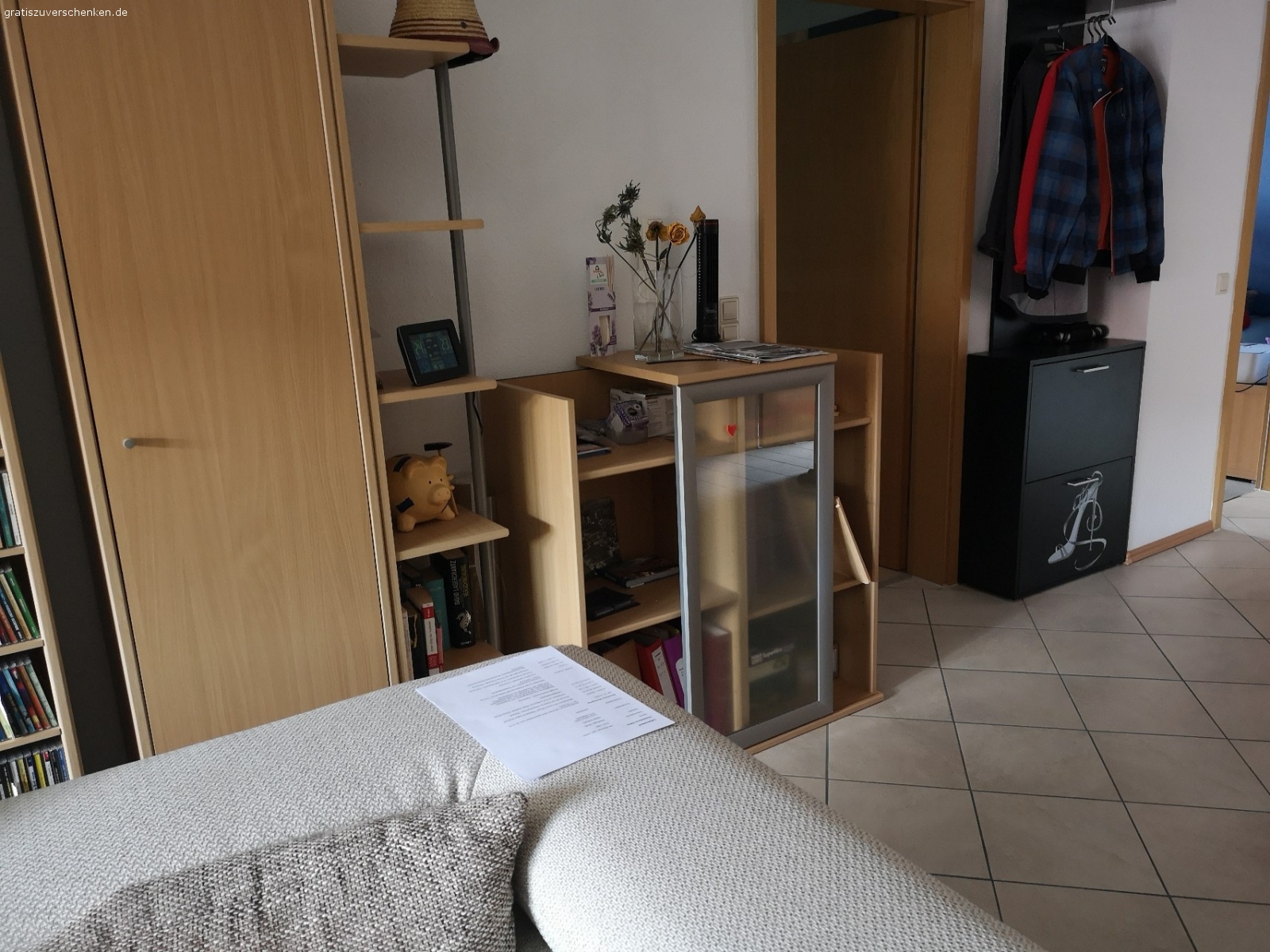 Wohnwand. Ich habe einen gut erhaltenen Wohnzimmer Schrank abzugeben.