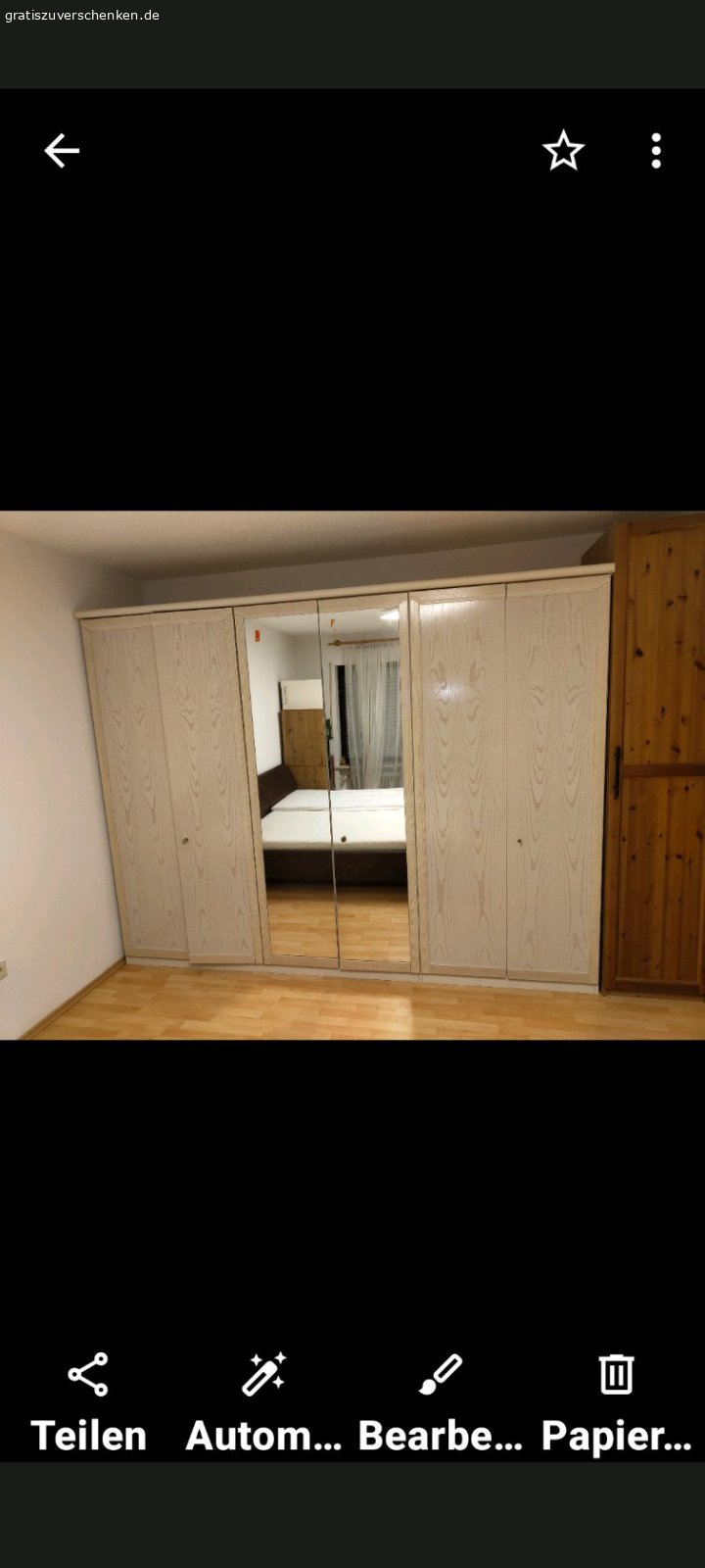 Wohnzimmerschrank, wie neu. Wohnzimmerschrank, wie neu, gute Qualität und Kleiderschrank top Zustand zu verschenken
