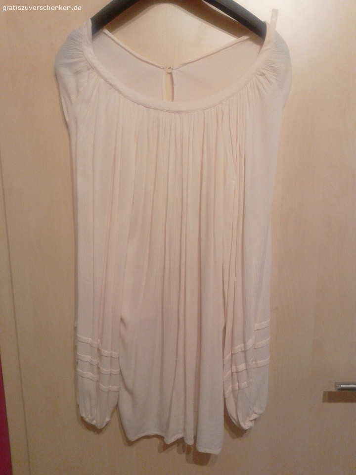 zu verschenken für Jugendliche. Dieser gebrauchte H&M Pullover in Größe S ist perfekt für den Sommer. Sein leichtes Material und die trendige Tunika-Stil bieten Komfort und Stil zugleich. Die beige Farbe passt zu allem und macht diesen Pullover zu einem vielseitigen Kleidungsstück.