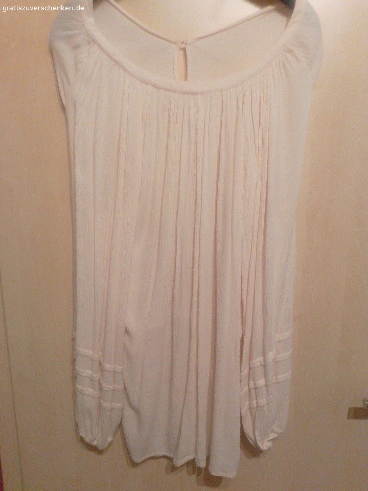 zu verschenken für Jugendliche. Dieser gebrauchte H&M Pullover in Größe S ist perfekt für den Sommer. Sein leichtes Material und die trendige Tunika-Stil bieten Komfort und Stil zugleich. Die beige Farbe passt zu allem und macht diesen Pullover zu einem vielseitigen Kleidungsstück.