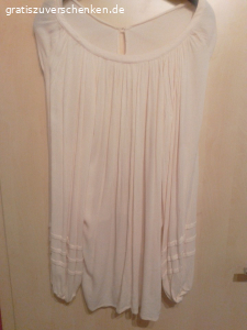 zu verschenken für Jugendliche. Dieser gebrauchte H&M Pullover in Größe S ist perfekt für den Sommer. Sein leichtes Material und die trendige Tunika-Stil bieten Komfort und Stil zugleich. Die beige Farbe passt zu allem und macht diesen Pullover zu einem vielseitigen Kleidungsstück.