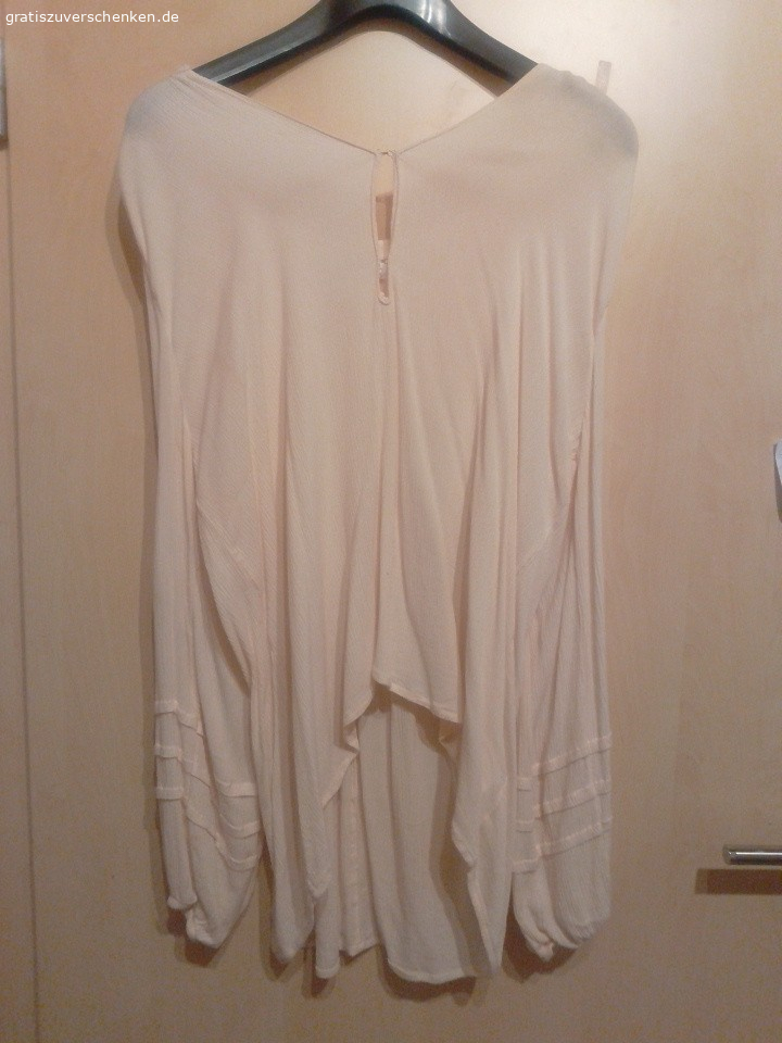 zu verschenken für Jugendliche. Dieser gebrauchte H&M Pullover in Größe S ist perfekt für den Sommer. Sein leichtes Material und die trendige Tunika-Stil bieten Komfort und Stil zugleich. Die beige Farbe passt zu allem und macht diesen Pullover zu einem vielseitigen Kleidungsstück.